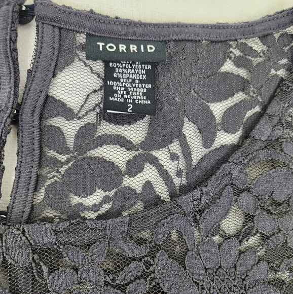 Torrid Grey Floral Design Short Sleeve Blouse - Picture 3 of 6